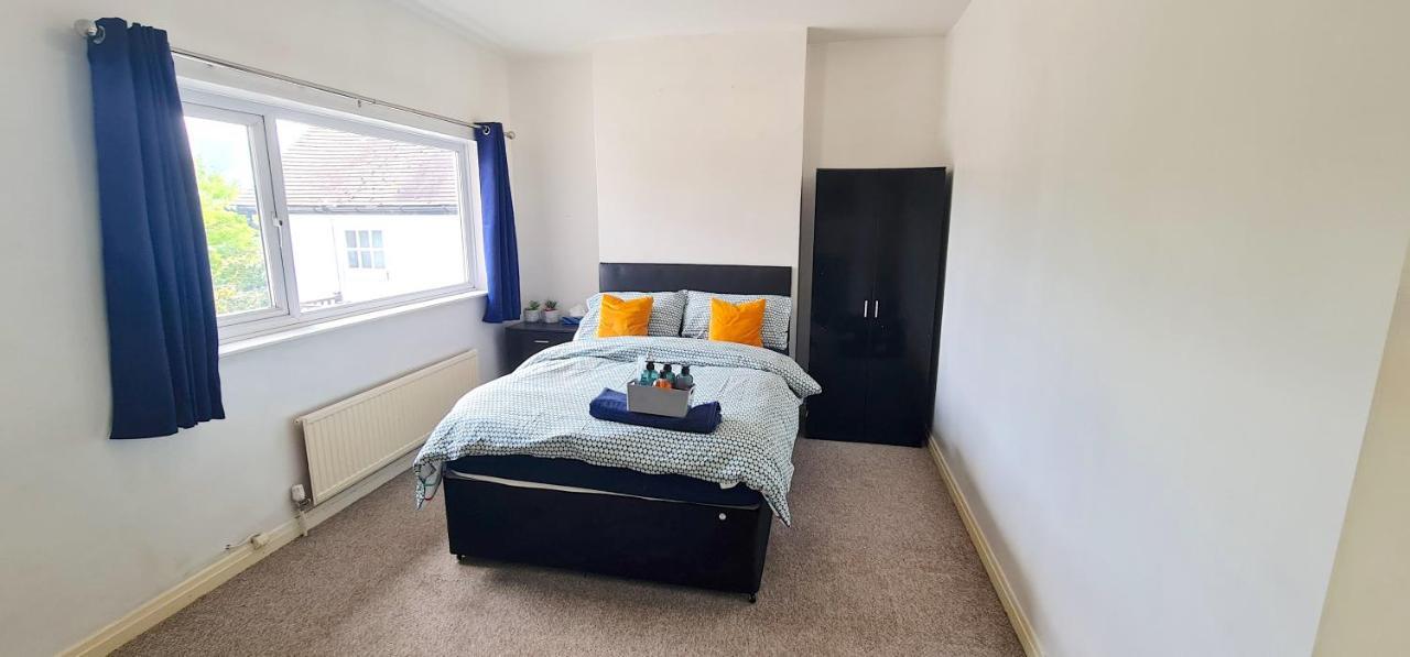 Move Inn Estates - Multiple Rooms London Exterior foto